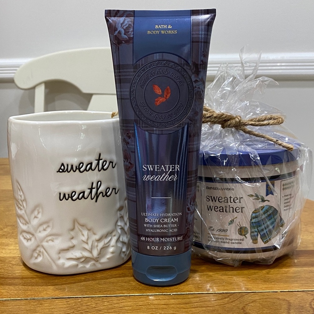 NWT, Bath & Body Woks/Rae Dunn, candle/mug gift set.